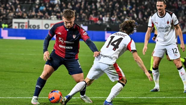 LIVE Alle 20.45 Milan-Cagliari, le ultime: Allegri conferma Nkunku, Pisacane punta su Esposito
