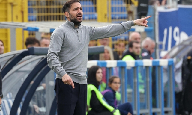 Fabregas: "Siamo passati dal cambiarci in un bar alla Champions. È un traguardo incredibile"