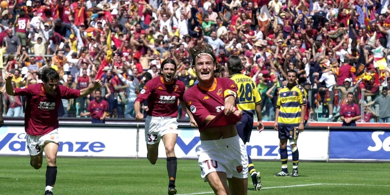 Il 17 giugno 2001 nel cuore di Totti: "Che ricordi. Spero che rivivremo presto un giorno cos&igrave;"