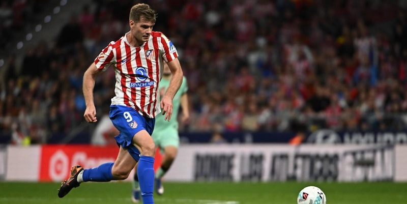 Sorloth preannuncia novit&agrave; sui social: tifosi Juve in attesa