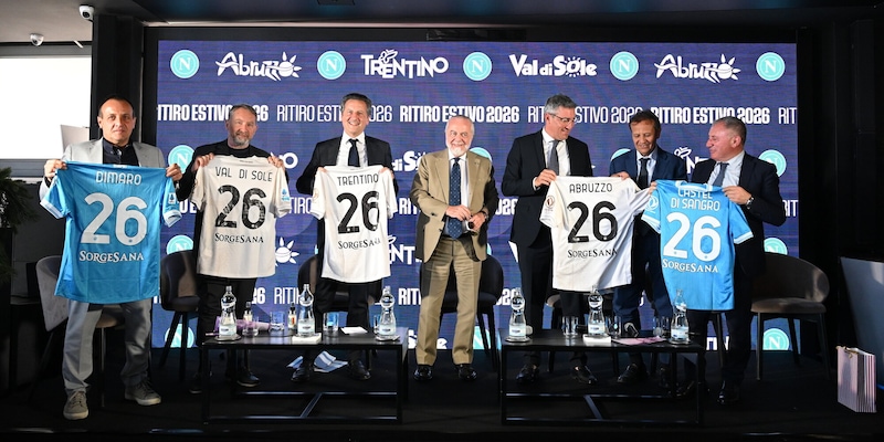 Napoli, De Laurentiis vola negli Usa: vedr&agrave; anche i Mondiali