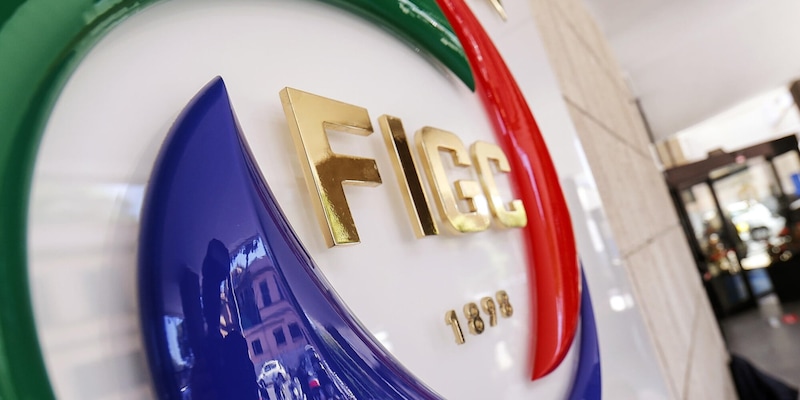 Elezioni nuovo presidente Figc diretta: segui la votazione e chi sar&agrave; eletto tra Malag&ograve; e Abete LIVE
