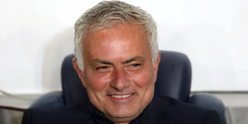 Il Benfica conferma: il Real pagher&agrave; 15 milioni per Mourinho. Lo Special One a Valdebebas: c&rsquo;&egrave; la data