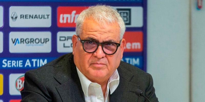 "Non ho pi&ugrave; le forze", Corvino saluta Lecce e la stoccata a Report: "Io sempre trasparente"