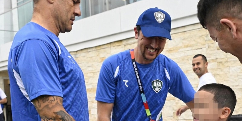 Bimbo piange in mondovisione, l&rsquo;abbraccio di Cannavaro: &ldquo;Non potevamo fare finta di niente&rdquo;