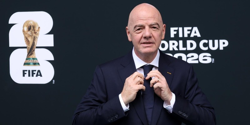 Infantino punzecchia l&rsquo;Italia: &ldquo;Mondiali a 64 o 208 squadre, cos&igrave; vediamo se si qualifica&rdquo;