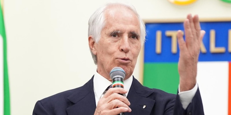 Malag&ograve; eletto presidente Figc, una vittoria di sistema: "Da solo non posso fare niente, con voi posso fare tutto"