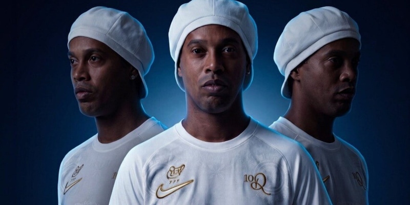 Ronaldinho al Ravenna, c'&egrave; la conferma: "Nuovi colori, lo stesso sorriso. Che la magia abbia inizio"