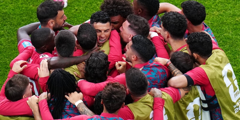 Portogallo show, che manita all&rsquo;Uzbekistan di Cannavaro: Ronaldo spaziale, &egrave; nella storia dei Mondiali!