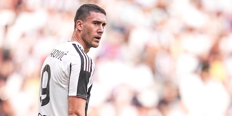 Chiellini e i dubbi sul futuro di Vlahovic dopo l'addio: "Non rester&agrave; in Italia perch&eacute;..."