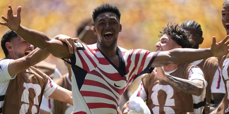 Gli Stati Uniti non si fermano pi&ugrave; e volano ai sedicesimi del Mondiale: Australia ko. Brilla McKennie