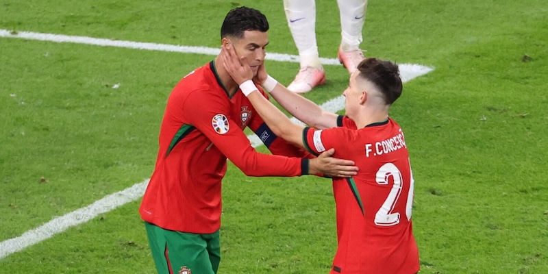 Conceicao e l&rsquo;assurdo chiarimento su Ronaldo: "Non sono obbligato a passargli la palla"