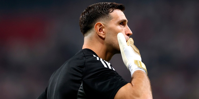 Dibu Martinez alla Juve, primo s&igrave;! Accordo raggiunto, ora si tratta con l&rsquo;Aston Villa