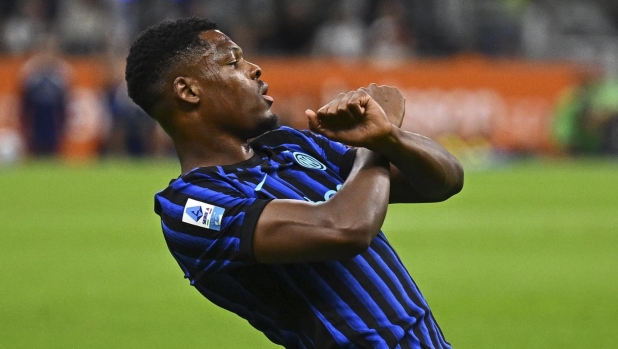 I gol al Barça, la poker face, l'esultanza: Dumfries in 5 momenti iconici