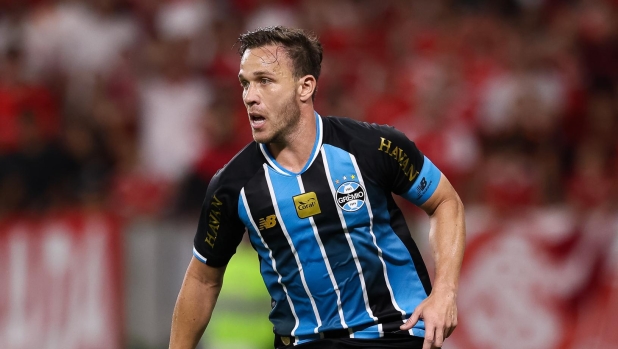 Arthur, ancora tu? L'ennesimo ritorno alla Juve, se non parte sono oltre 11 milioni di problemi...