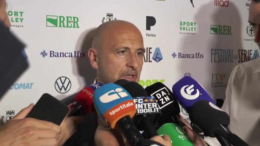 Inter, senti Ausilio: "Dumfries voleva andare". E poi fa un nome per la difesa