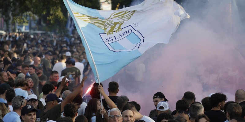 Lotito rifletta sul corteo dei 25.000 laziali: l'orgoglio &egrave; un pessimo consigliere