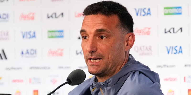 Scaloni: "Tutti abbiamo bisogno che l'Italia torni ai Mondiali. La strada giusta &egrave;..."