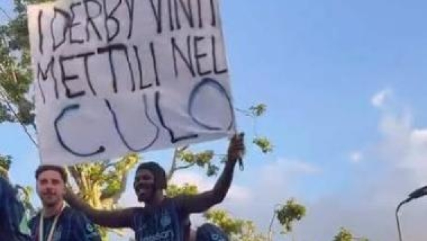 Thuram e lo striscione anti-Milan: il francese multato per 5.000 euro