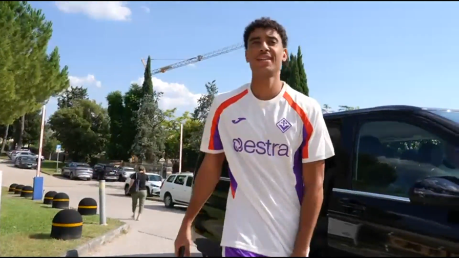 Fiorentina, ecco Atta: il centrocampista per la prima volta in tenuta viola