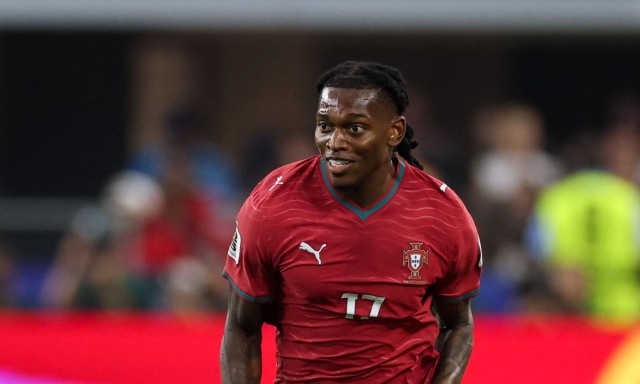 Leao cancella il Milan, posta una foto misteriosa e va in Turchia. In vacanza, per ora