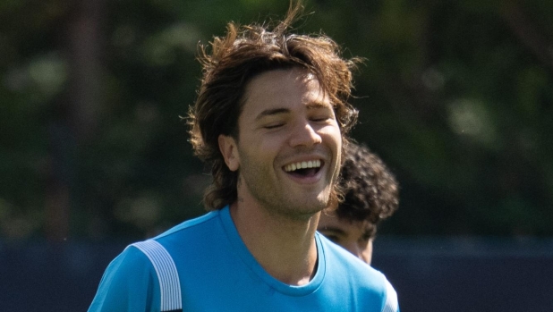 Napoli, Vergara rinnova fino al 2031. Di Lorenzo: "Spero diventi capitano, ma ora ci sono io..."