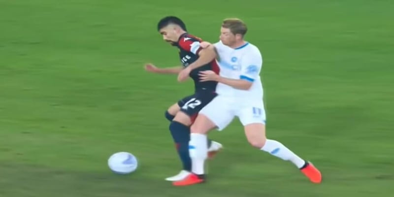 Moviola Genoa-Napoli: Di Bello insufficiente, perch&eacute; si discute