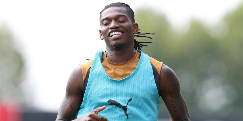 Leao tra Galatasaray e Aston Villa: ballano 50 milioni e intanto il Milan corteggia Sanches