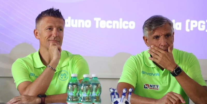 Recuperi e offside, si cambia: cronometri allo stadio