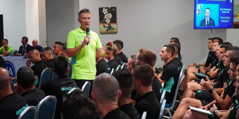 Si apre il raduno degli arbitri di Serie A e Serie B: il discorso di Orsato e Ayroldi