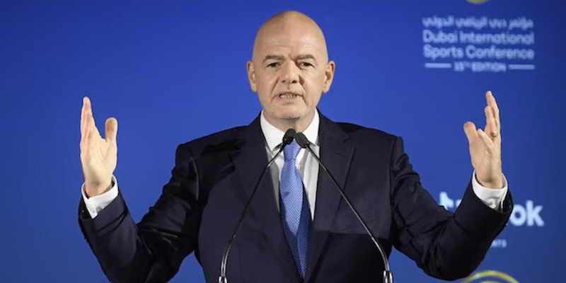 Sospiro di sollievo per Infantino: piena fiducia della Fifa. E sui fondi privati...