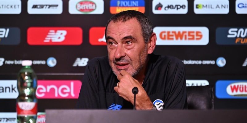 Atalanta, Sarri si emoziona ancora: "Sento le farfalle nello stomaco". Poi parla di Romagnoli...