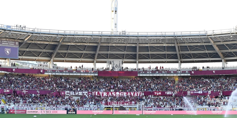 Stadio Toro: prato nuovo per il Milan. Poi toccher&agrave; al Fila