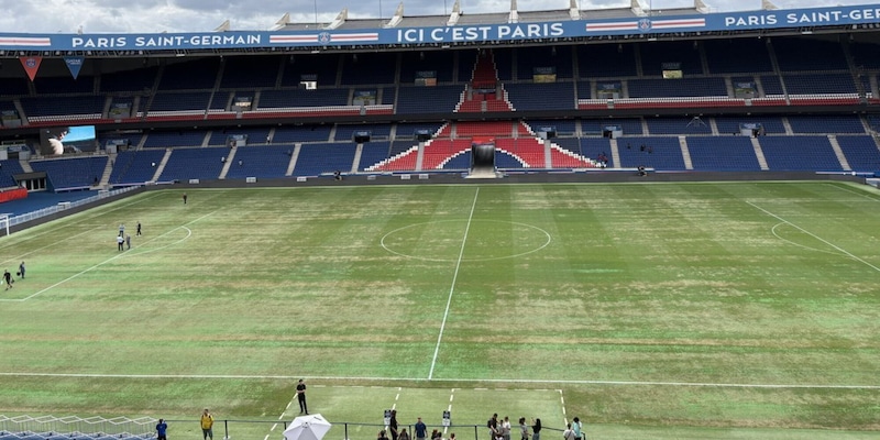 Caldo estremo a Parigi, il campo del Psg &egrave; impraticabile: contro il Rennes giocheranno in trasferta&nbsp;
