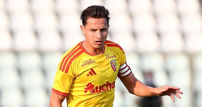 Thauvin firma l'impresa del Lens in Supercoppa di Francia: trionfo in dieci uomini contro il Psg