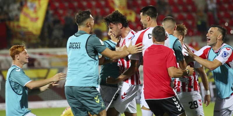 Cuore Vicenza, Morra sul finale ribalta il Catanzaro: che inizio in Serie B!