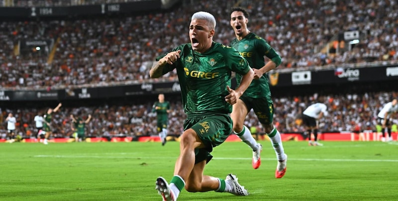 Il Betis espugna Valencia e aggancia il Siviglia&nbsp;in vetta