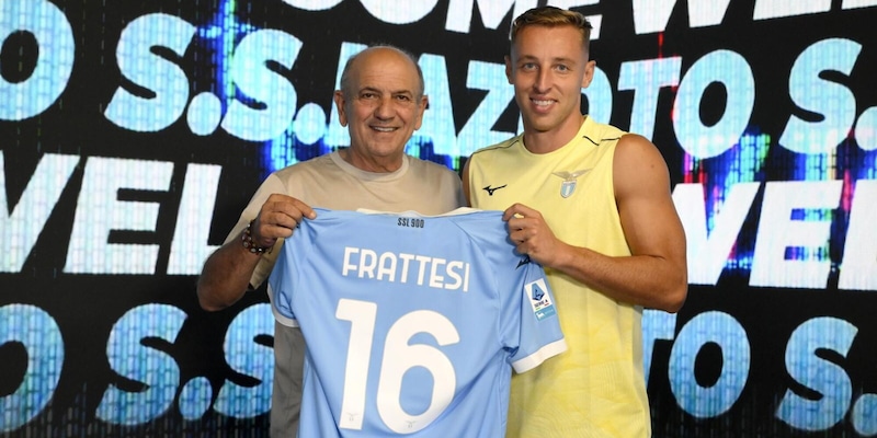 Frattesi alla Lazio, c'&egrave; l'annuncio ufficiale: "Finalmente qui!"