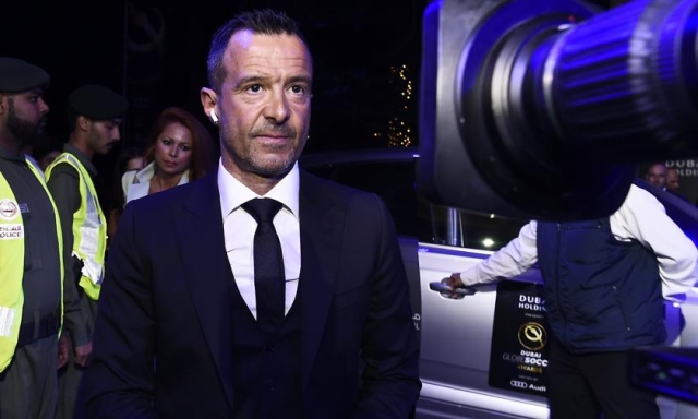 Sei ore di meeting per vendere Leao: il Milan fissa il prezzo, Mendes cerca l’offerta