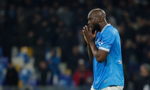 Lukaku, l’addio al Napoli col cuore: poi le parole al Fenerbahce scatenano i tifosi