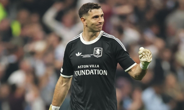 Tottenham, no a Vicario in prestito. E la Juve torna su Dibu Martinez: distanza minima per averlo