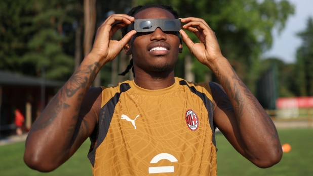 Bivio Leao: cosa succede se resta al Milan