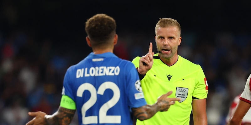Moviola Napoli-Arsenal: arbitro non preciso, non arriva alla sufficienza