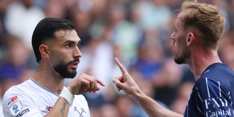 Follia Castellanos: l'ex Lazio sputa al portiere avversario, rischia una maxi squalifica