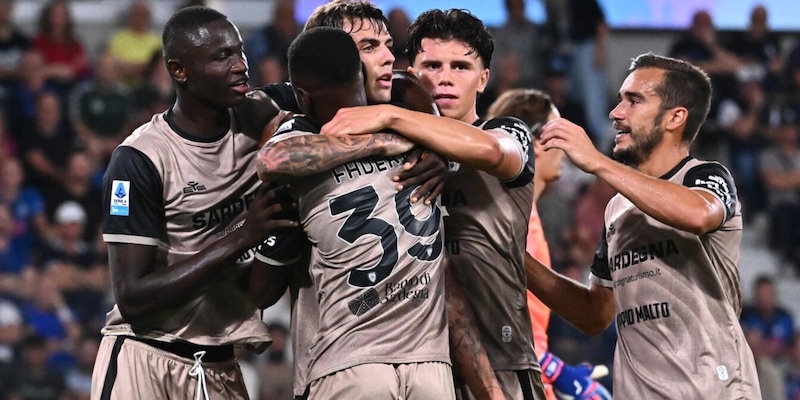 Il Cagliari vola e vince anche a Bergamo: Mendy e Maldini stendono l'Atalanta di Sarri