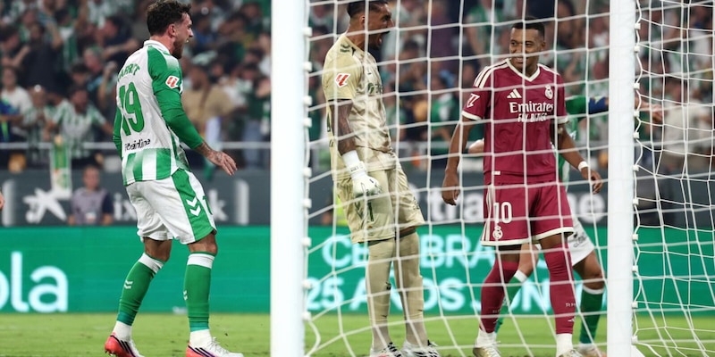 Notte da dimenticare per Mbapp&eacute;: il Real Madrid si arrende al Betis Siviglia a quattro giorni dal debutto in Champions con l&rsquo;Inter