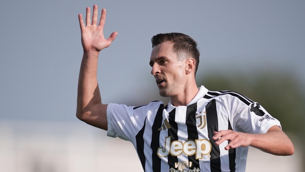 Milik e Zhegrova sempre più ai margini. Arek fuori dalla lista Serie A, niente Europa per il kosovaro