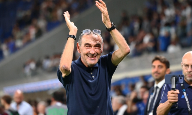 Sarri: "Poco tempo, complicato fare allenamenti seri. Roma da scudetto, ma non sto simpatico ai suoi tifosi"