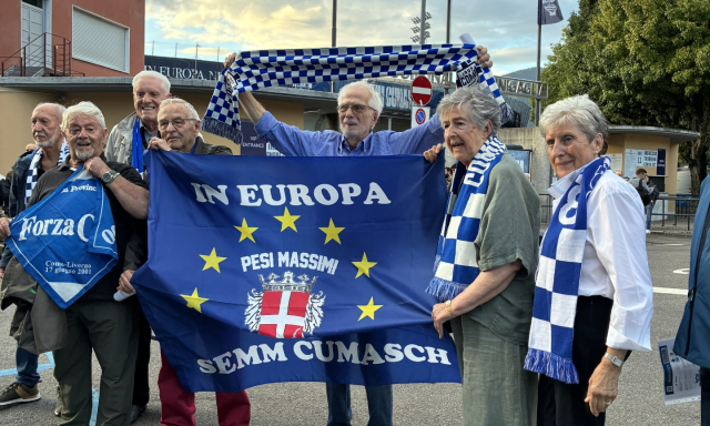 I tifosi del Como over 75 seduti al posto di Suwarso: "Se pensiamo a quel gol di Corneliusson alla Juve..."
