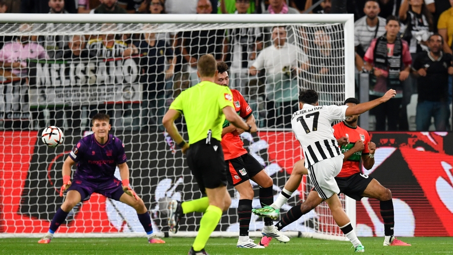 Juve show! Assist di Grabara, si sbloccano Woltemade e Alajbegovic: gli highlights contro il Nec